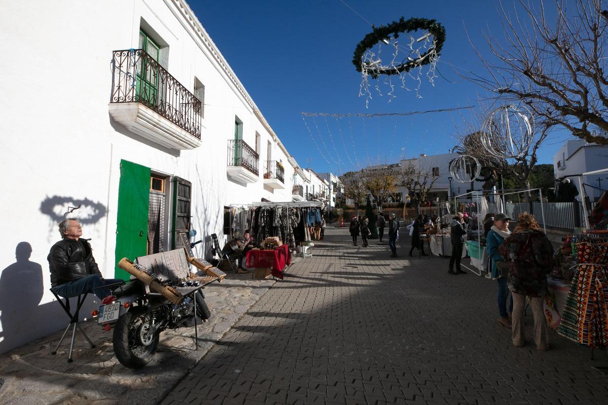 Superar el invierno en el mercadillo de Sant Joan