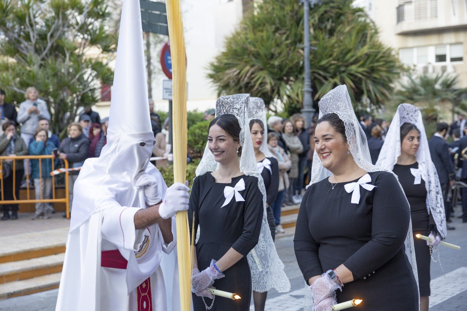 Emotivo Encuentro del Domingo de Resurrección en Torrevieja