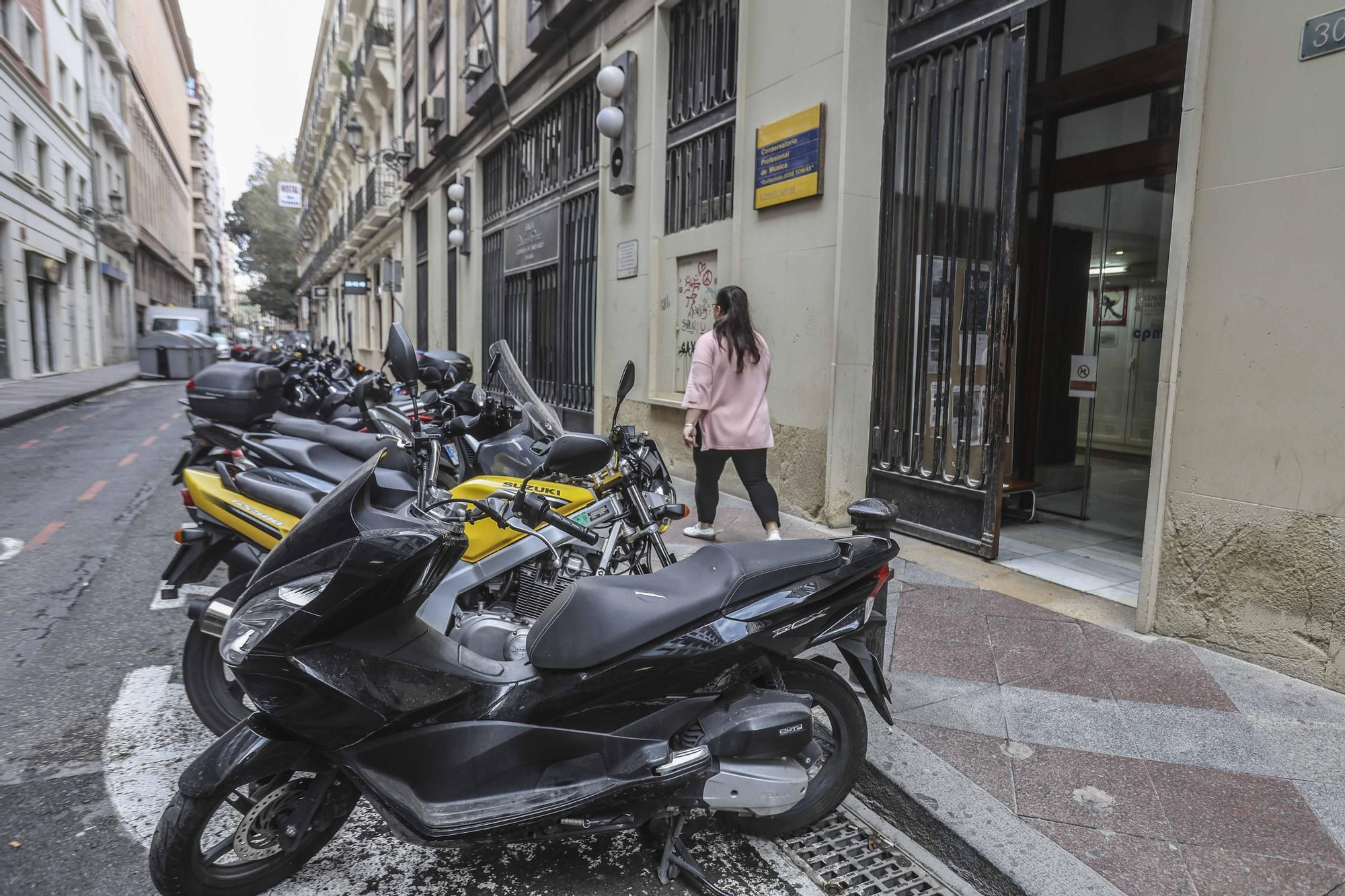 Así está el conservatorio de música de Alicante tras 20 años esperando su traslado