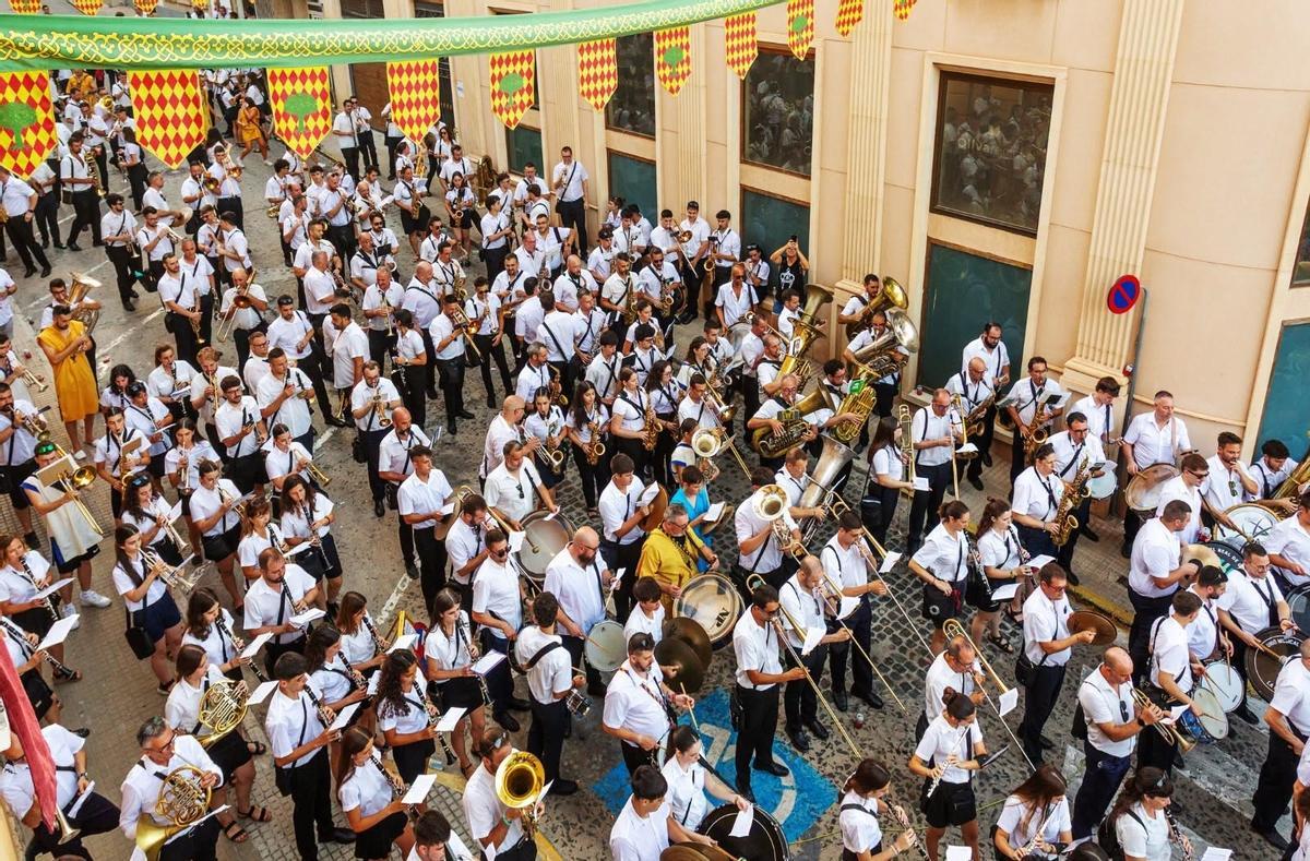 Interpretación del himno.