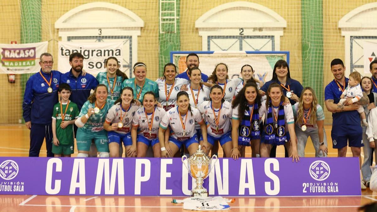 La plantilla y el cuerpo técnico del Wanapix celebran el título de Liga.