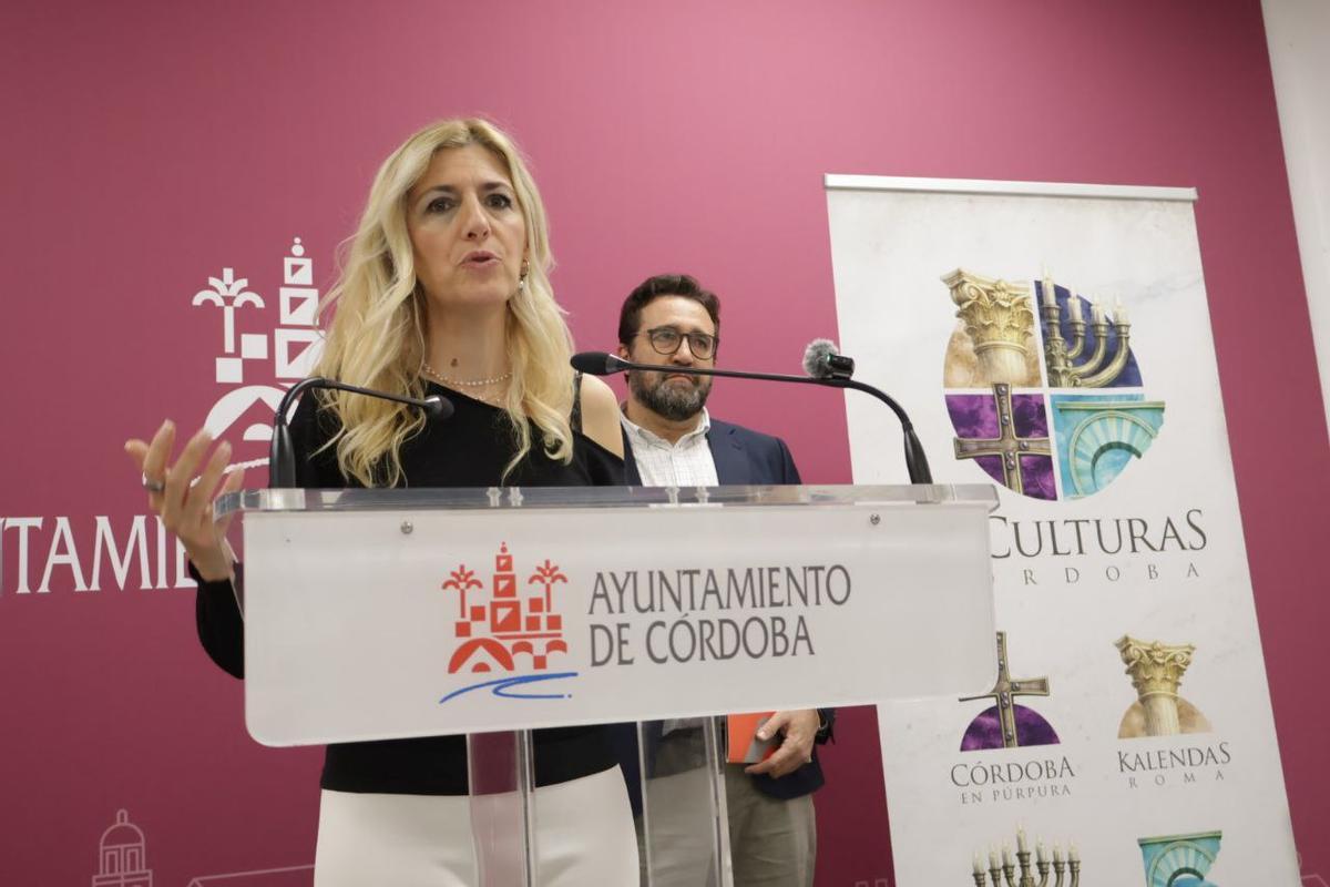 La delegada del Casco Histórico, Lourdes Morales, en la comparecencia de prensa.