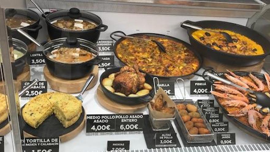 Comida preparada en una tienda.