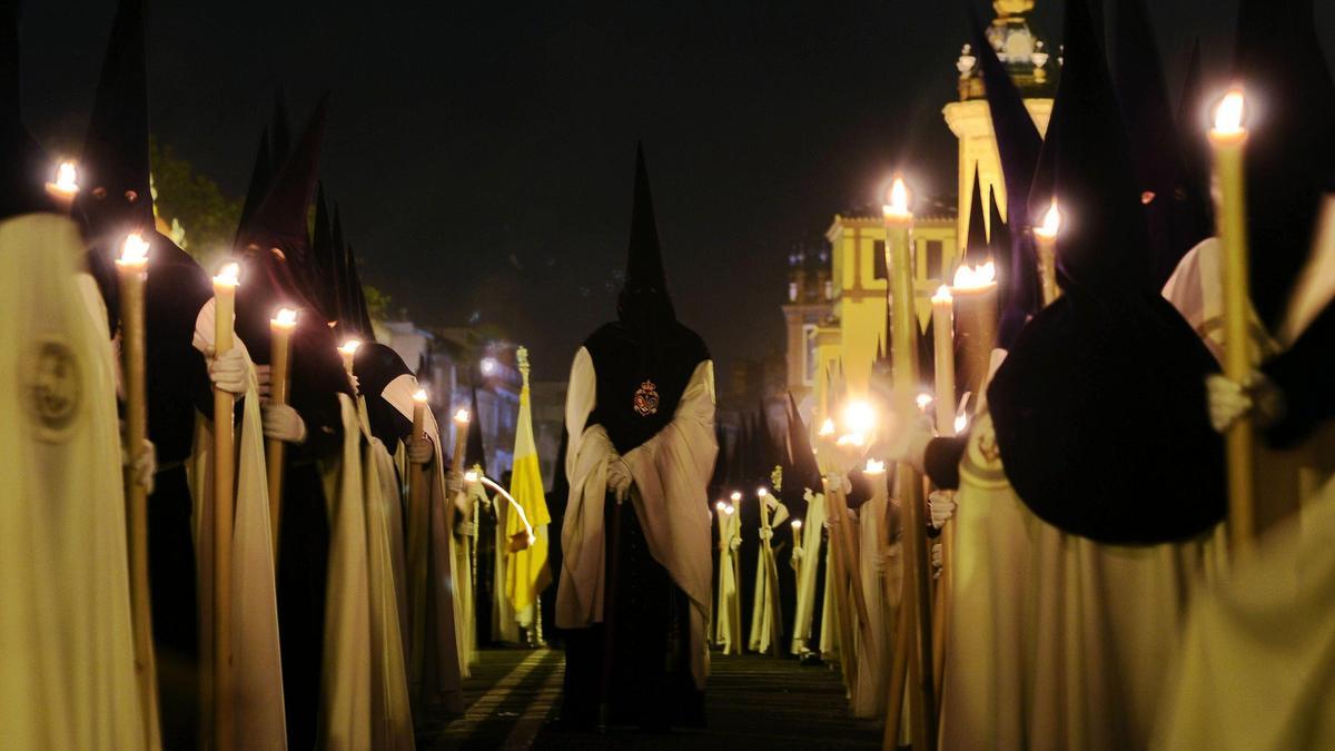 Semana Santa Sevilla 2024: Horario e itinerario de las procesiones de La Madrugá