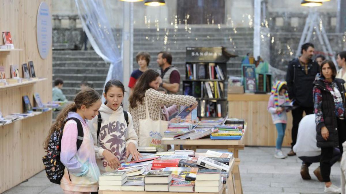 Ambiente nos postos do certame. |   // BERNABÉ/JAVIER LALÍN