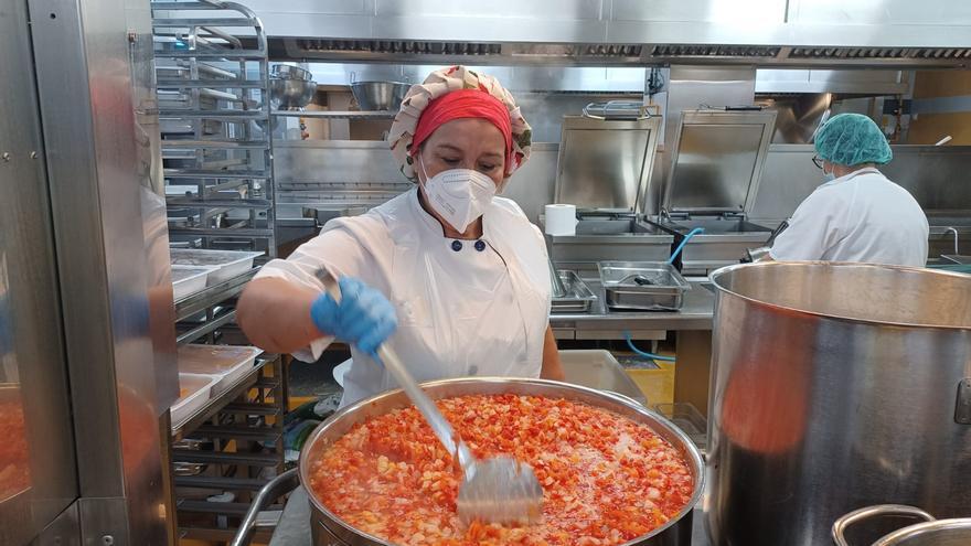 Estos son los menús especiales por Nochebuena y Navidad de los hospitales del SCS