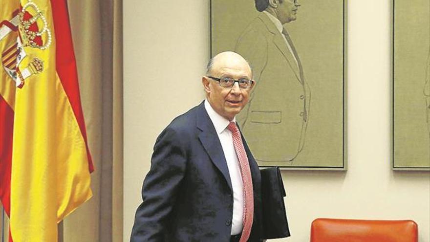 Montoro abre la puerta a una quita de la deuda de las autonomías