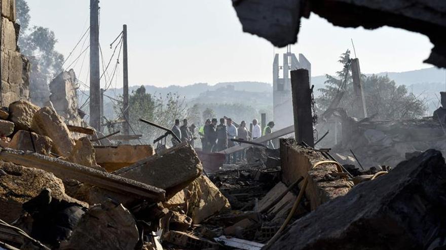 Al menos un muerto y 27 heridos tras explotar una pirotecnia ilegal