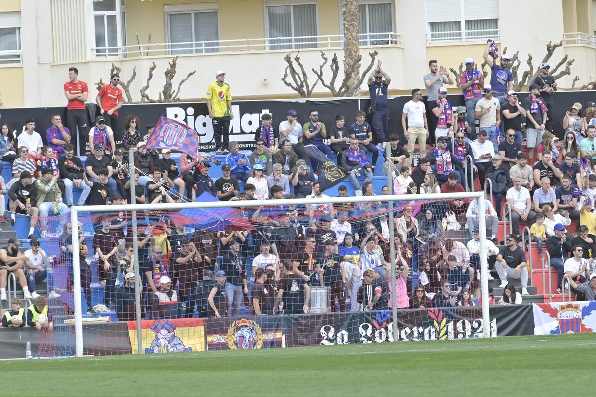 Espectacular la afición del Eldense