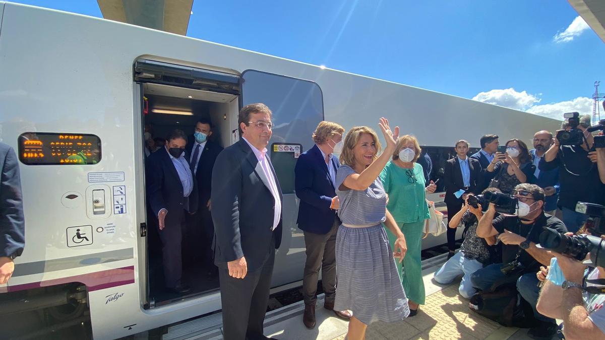 Llegada del tren de altas prestaciones a Badajoz.