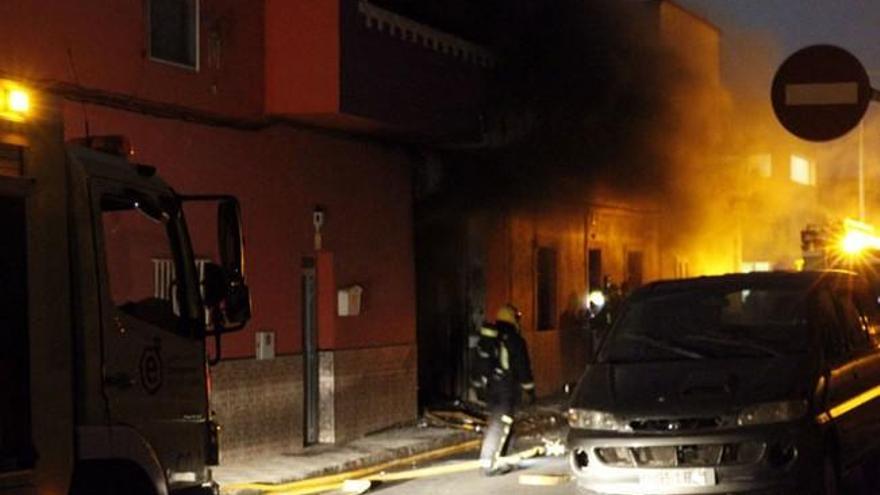 Incendio en un taller del Cruce de Arinaga