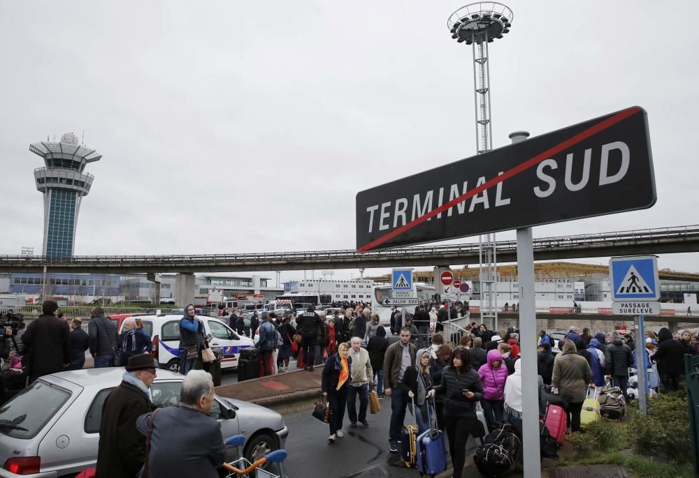 Operación policial en el aeropuerto parisino de Or