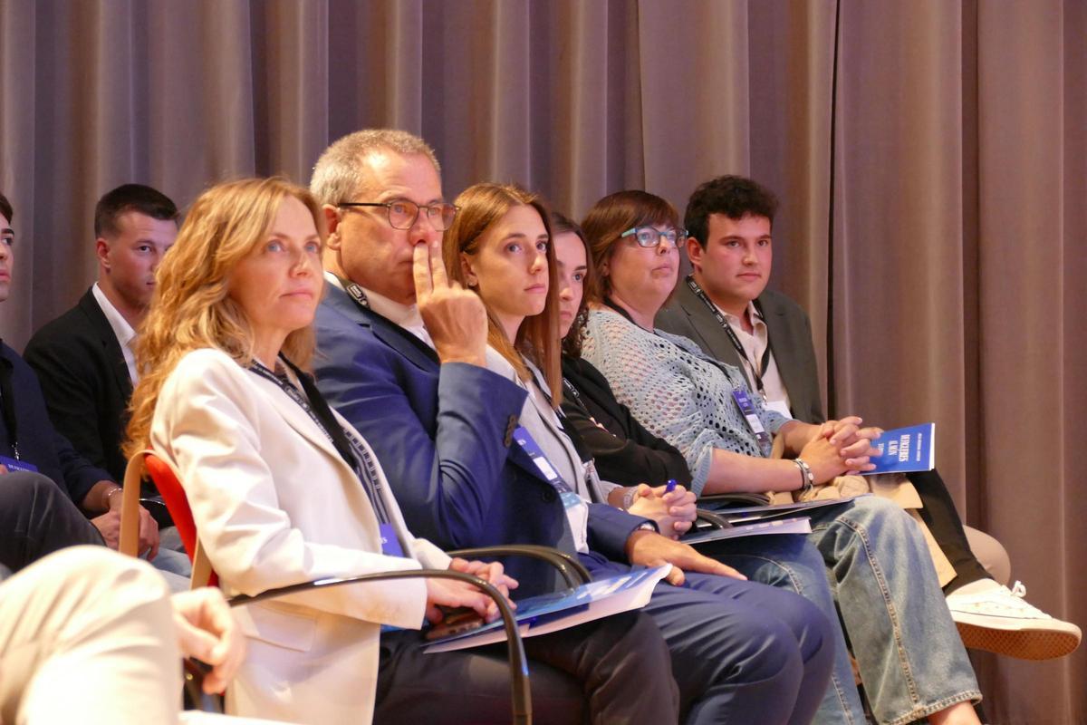 EN IMATGES | La primera edició de la jornada 'De Figueres al món' atrau més d'un centenar de joves