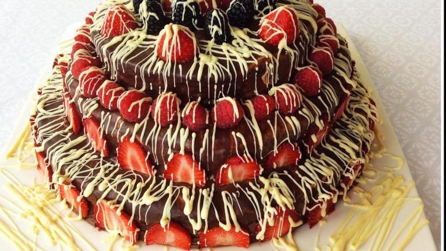 La tarta de tres chocolates con la que dejarás a tus invitados con la boca abierta