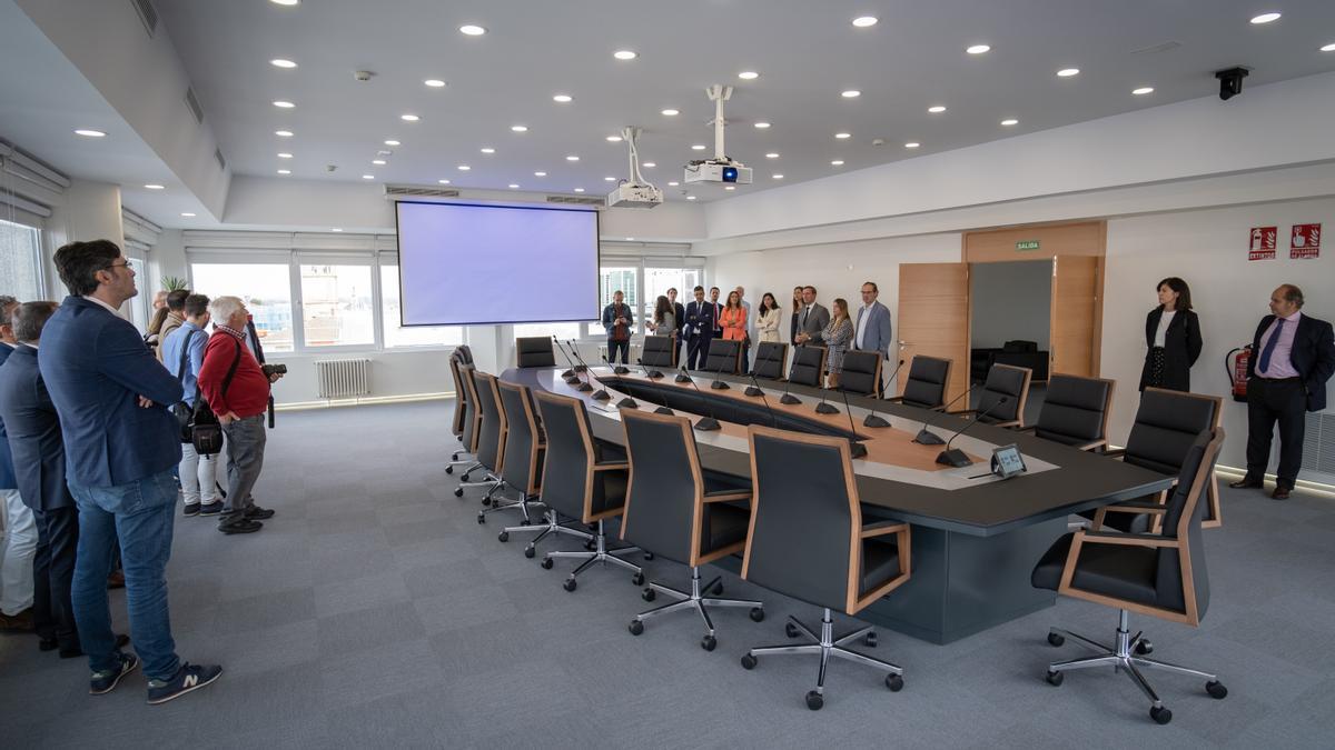 Sala del Consejo de Administración, en la octava planta del inmueble del paseo de San Francisco.