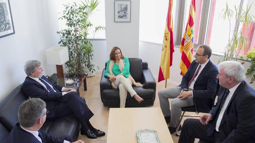 El ministro vigilará la aplicación de la LOMCE en Aragón y elude la moratoria