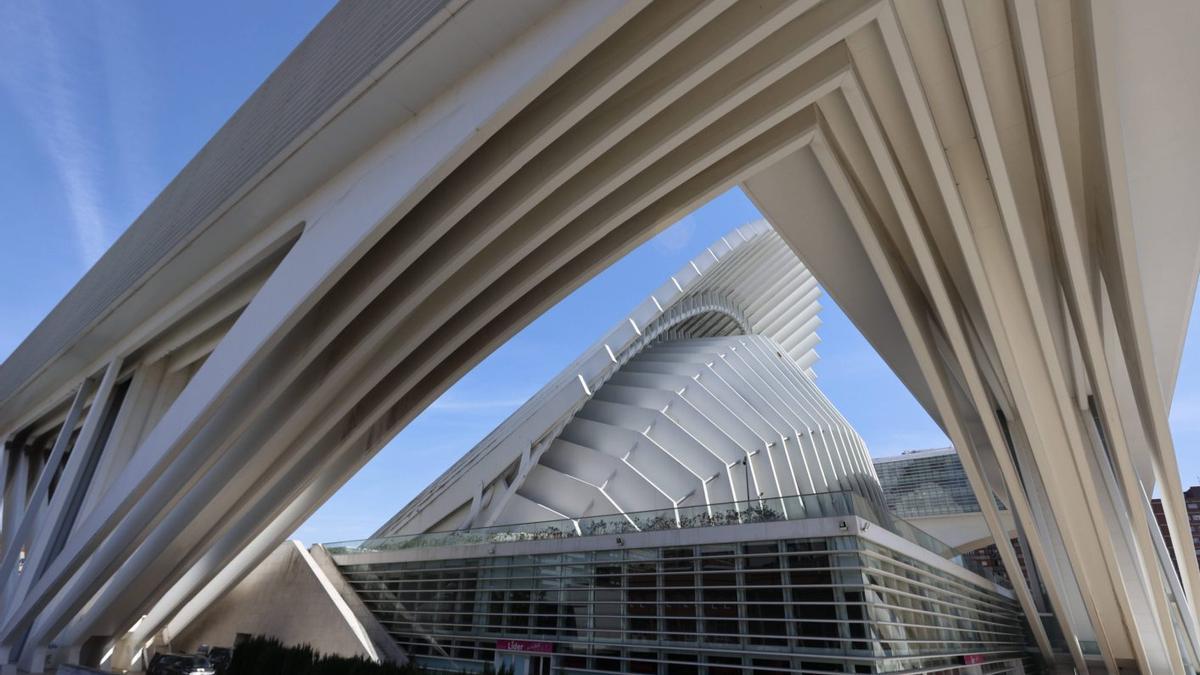 Choque entre Canteli y Barbón al perder Oviedo la Agencia de Salud: el Alcalde habla de "vergüenza total" y el Ejecutivo llama "irresponsable" al regidor