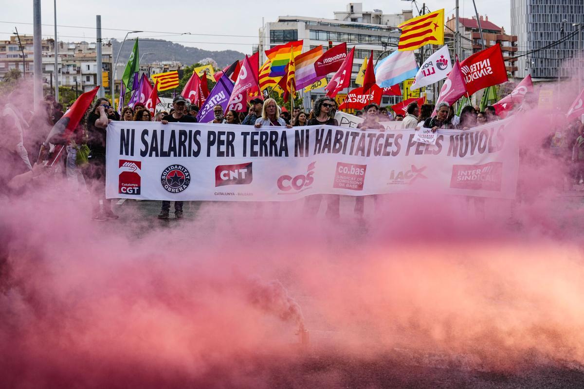 Manifestación 'alternativa' con motivo del Primero de Mayo en Barcelona.