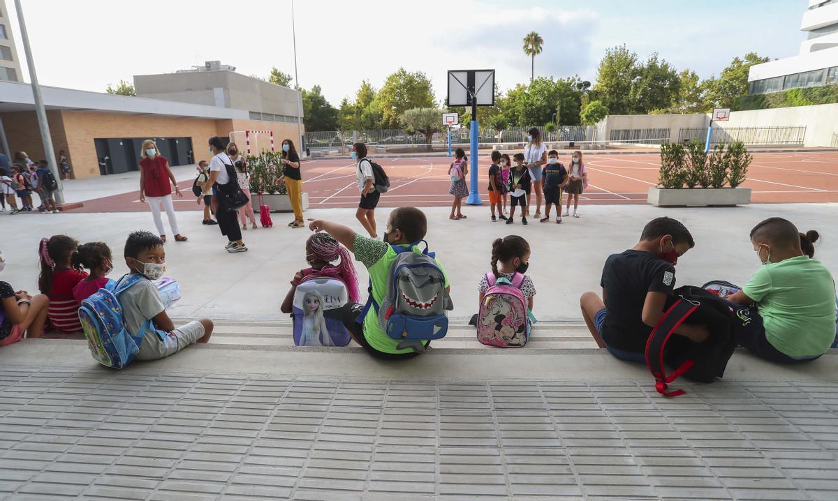 Un grupo de alumnos del CEIP Les Arts de Valencia, en una fotografía de archivo