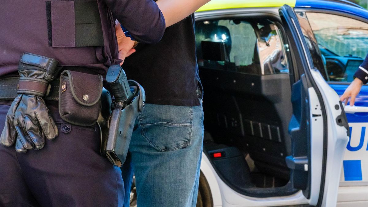 Detención de un sospechoso por parte de la Guardia Urbana de Barcelona