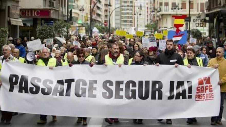 Cientos de manifestantes reclaman vías seguras para los refugiados