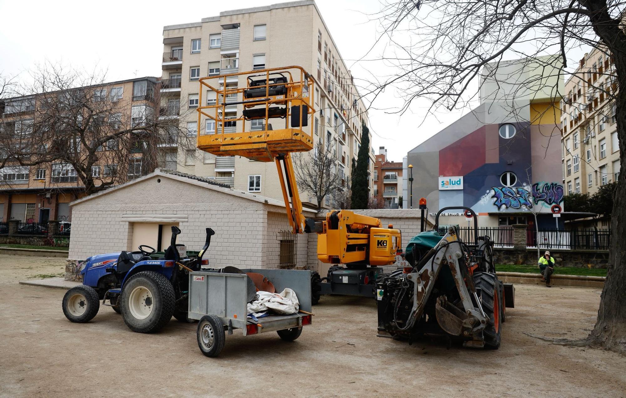 Preparativos de la Cincomarzada en el parque Tío Jorge de Zaragoza