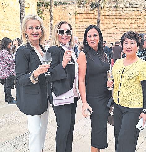 Dolores Caldentey, Águeda Ropero, Rocío Ollero y Cristina Ye.