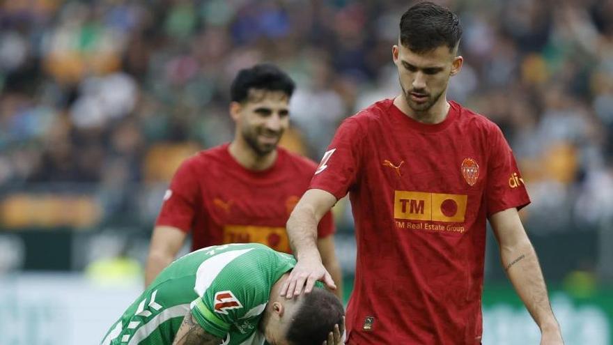 Copete se lesiona en La Cartuja: el Valencia sufre un nuevo contratiempo en defensa
