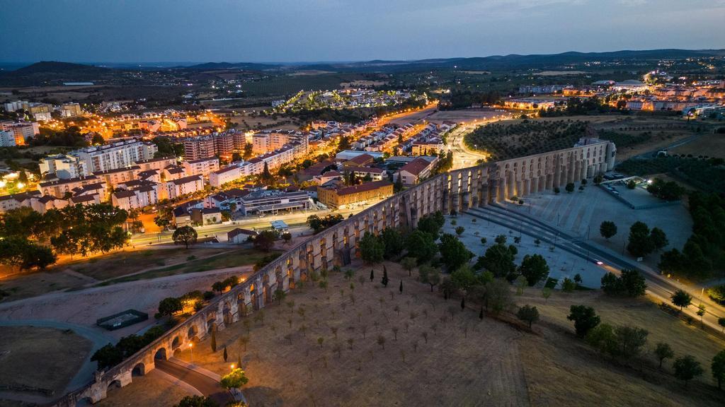 La ciudad de Elveas presenta una estética medieval