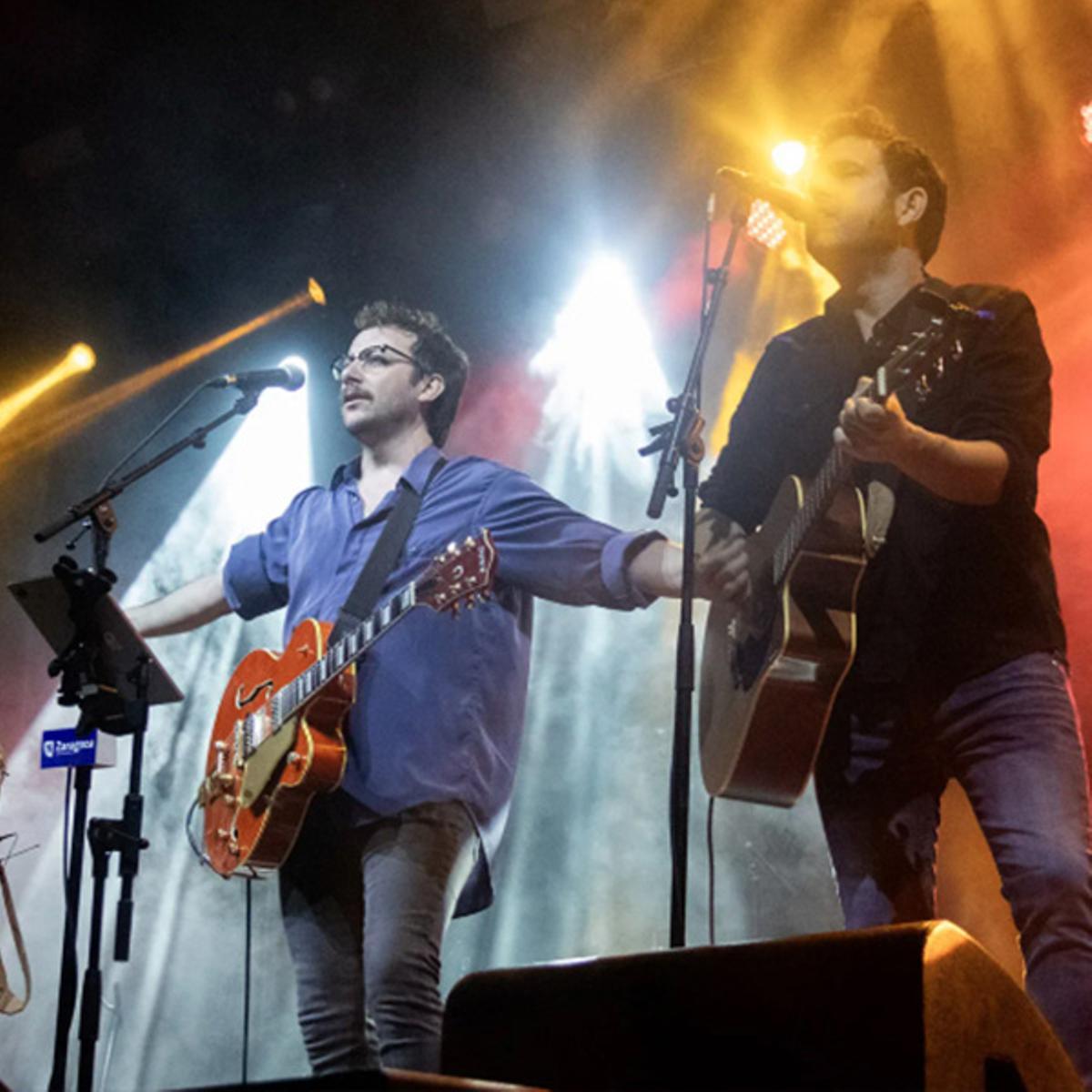 Pepe Lorente y Javier Macipe en una actuación de La Estrella Azul Live