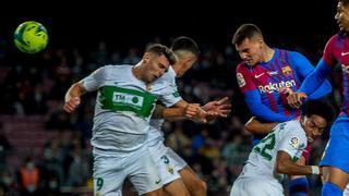 Los niños salvan al Barça ante el Elche (3-2)