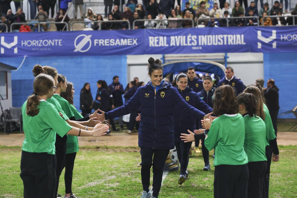 EN IMÁGENES: Así fue el debut de Asturias ante Navarra en un partido de fútbol femenino histórico en el Suárez Puerta