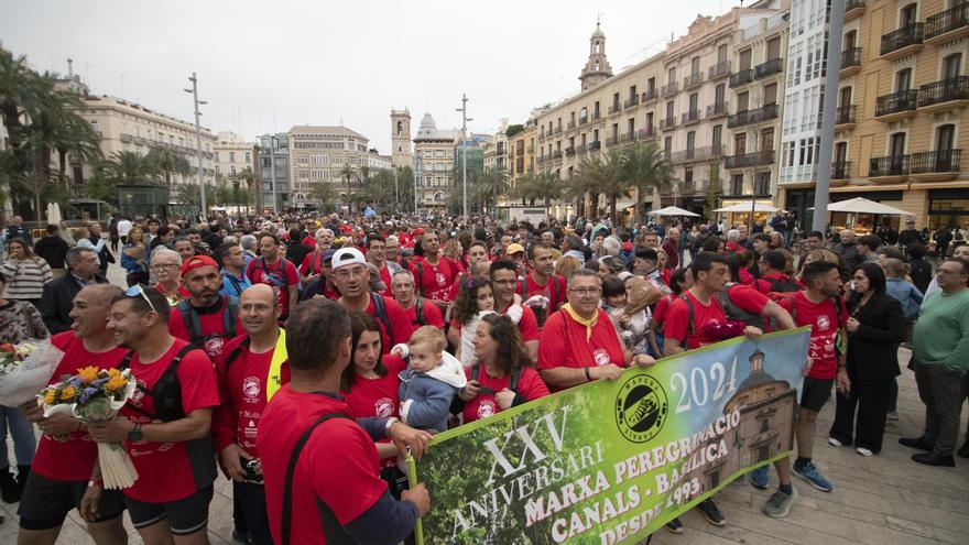 Más de treinta años peregrinando de Canals a la Basílica de València