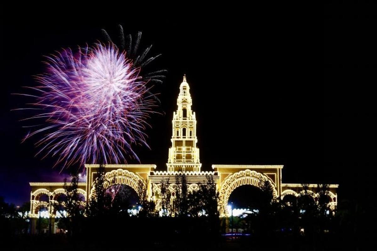 La Feria de Córdoba da inicio con el alumbrado en homenaje a Adamuz