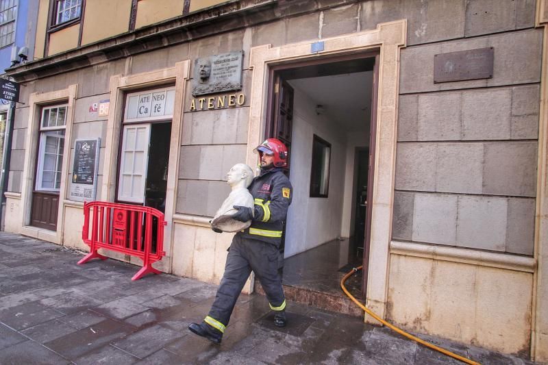 Incendio en el Ateneo lagunero