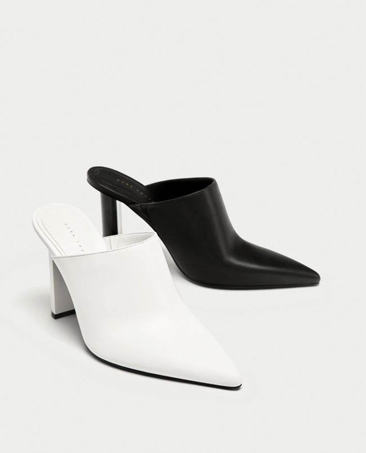 Mules en dos colores diferentes de Zara