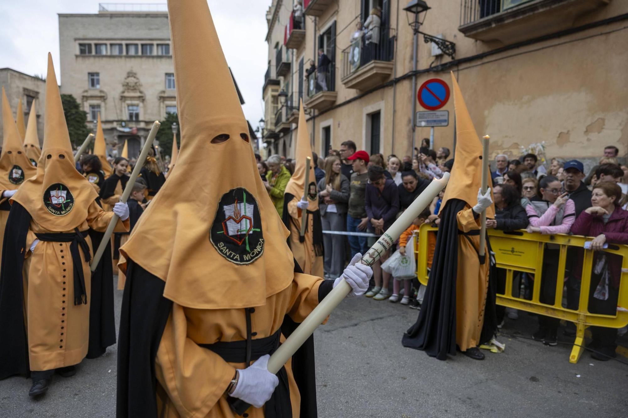 Devoción en el Santo Entierro de Palma: así ha sido el Viernes Santo