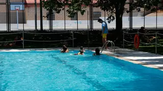 Quejas por el cierre de la piscina municipal de Pinilla en Cáceres en plena ola de calor