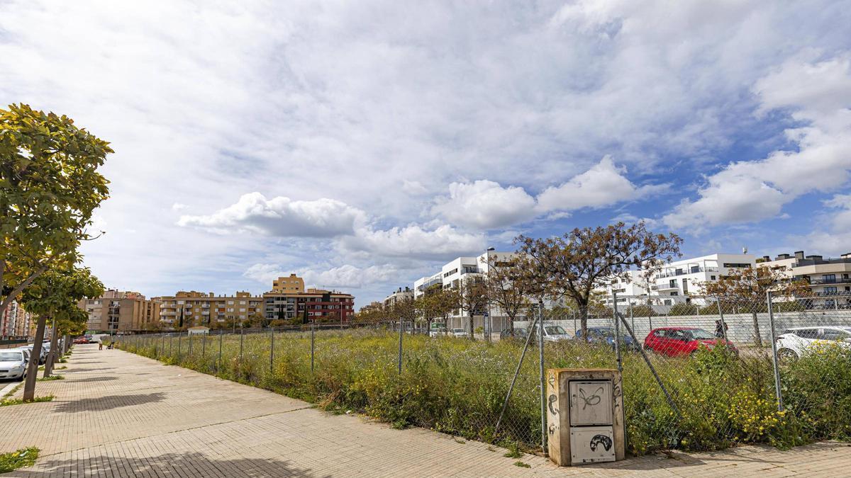 Urbanismo ha autorizado 80 alquileres asequibles en este solar de la calle Isabel de Villena.