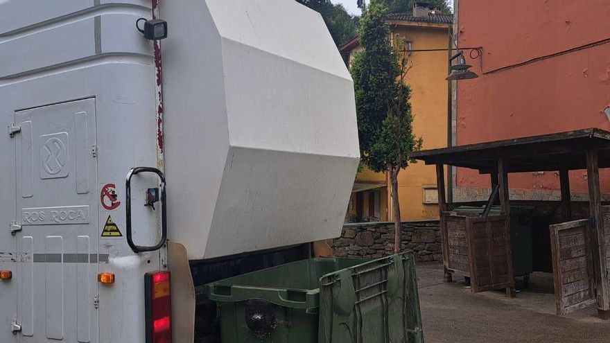Comienza el plan de limpieza de los contenedores en los pueblos de Laviana