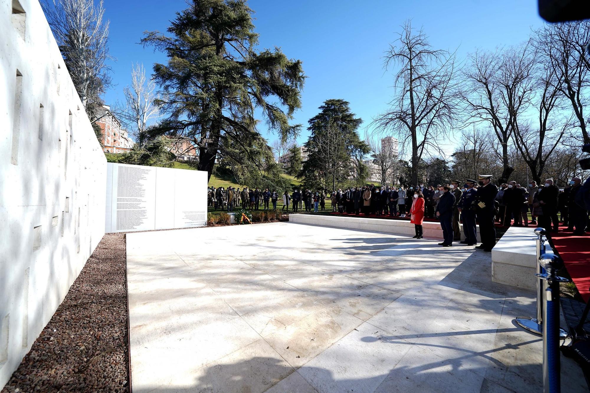 Un monumento recuerda en Madrid a los 62 militares muertos en el Yak-42