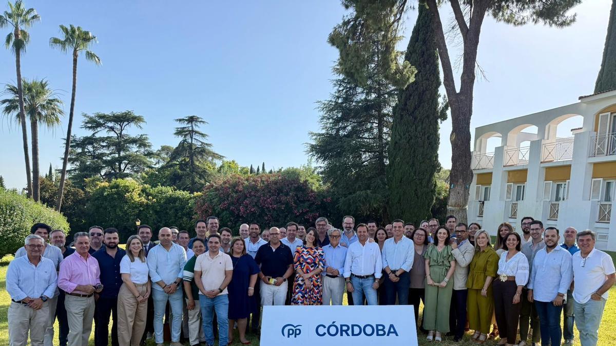 Antonio Repullo en su encuentro con alcaldes y portavoces de la provincia de Córdoba.