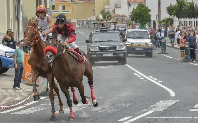 16/09/2017 TEROR. Carrera de caballos en la Avda. del Cabildo en Teror.  FOTO: J.PÉREZ CURBELO