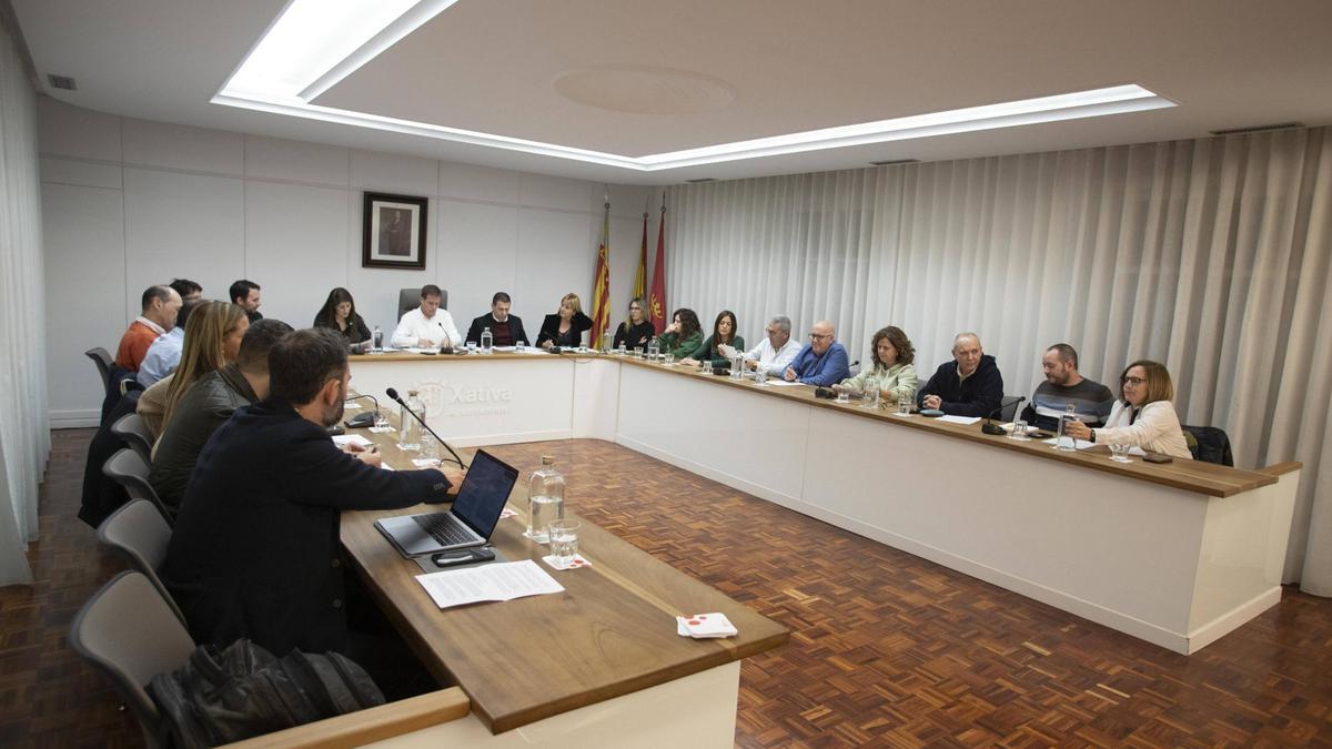 Imagen de un pleno del Ayuntamiento de Xàtiva.