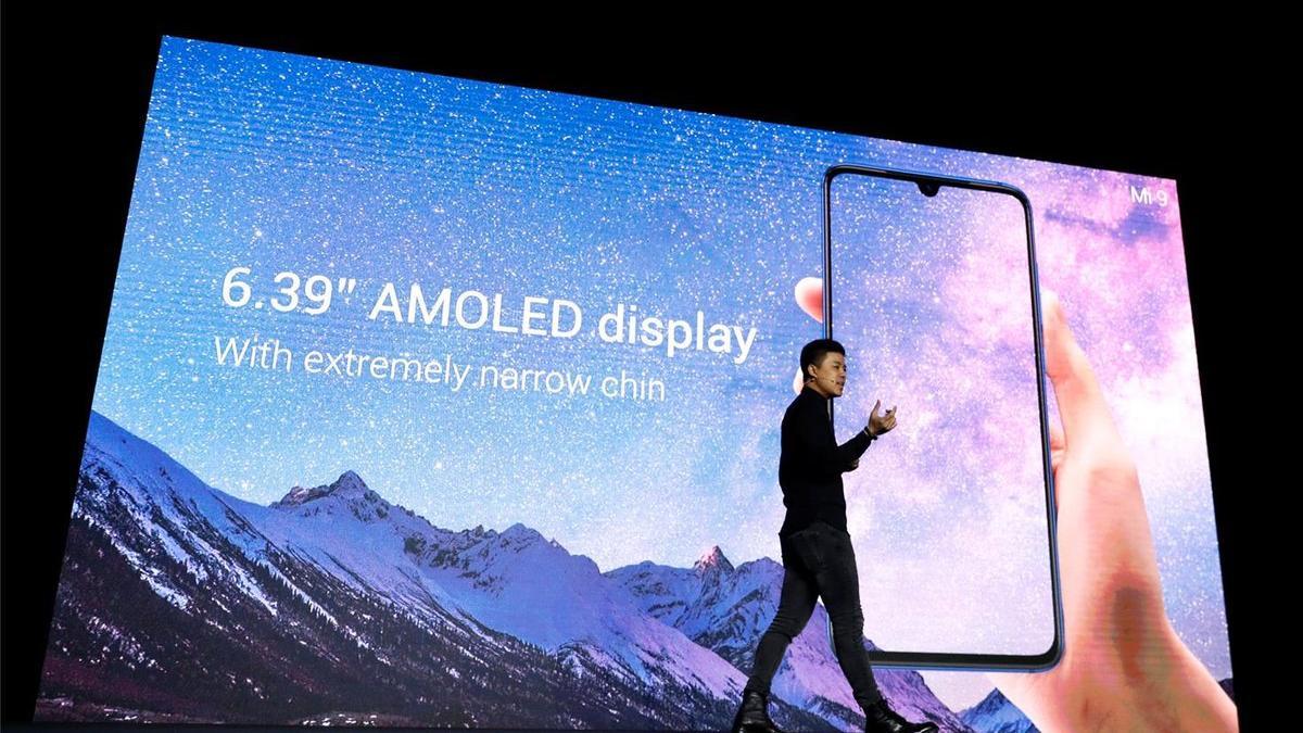 El director de producto de Xiaomi, Donovan Sung, presenta en el MWC19 de Barcelona el Xiaomi Mi 9.