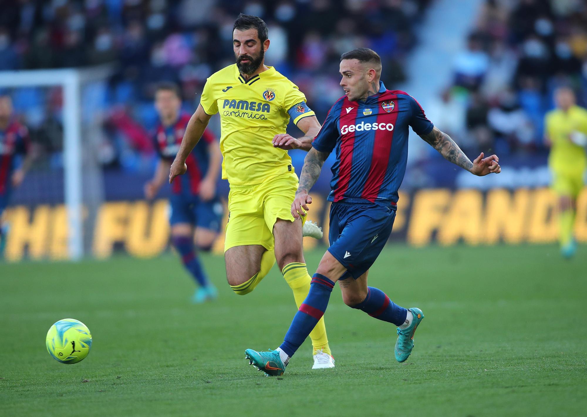 Las imágenes de la victoria del Levante frente al Villarreal en el Ciutat de València