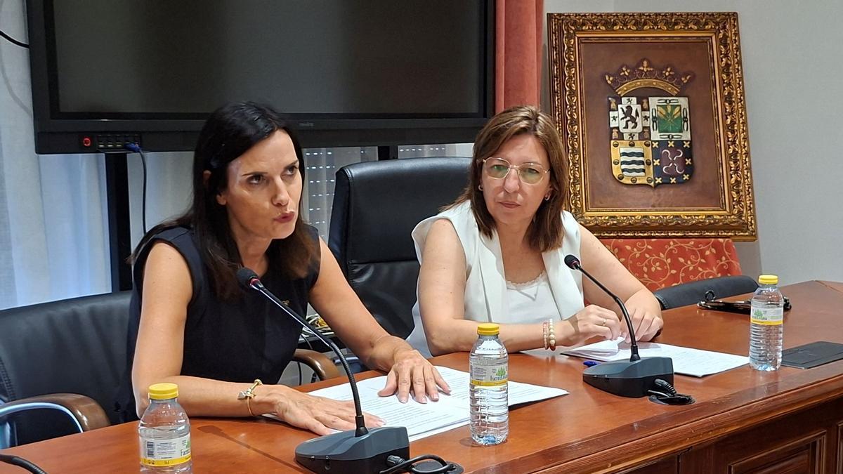 La delegada de Empleo, Mª Dolores Gálvez, durante su intervención en Santaella.