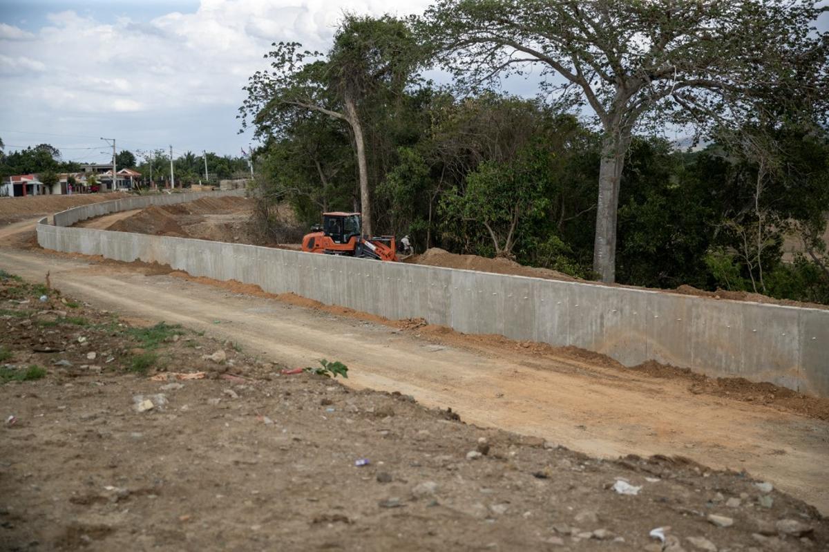 La República Dominicana construye una valla como la de Melilla con participación española