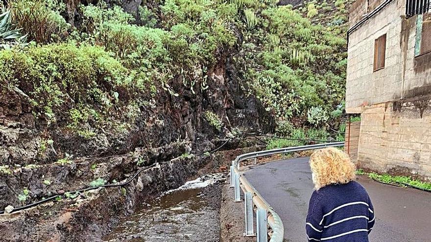 La concejala de Anaga, en El Cercado, a la latura de la casa de Panchito.