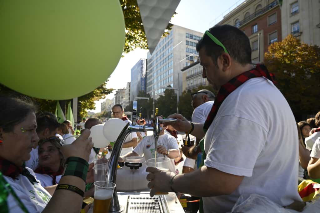 En imágenes | Primer día de las Fiestas del Pilar con las peñas y el pregón